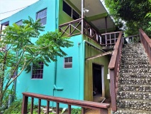 Side-view-of-the-apartments-with-the-stairs